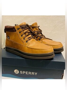 Sperry NWT Men's Wheat/Tan Leather Chukka Boots